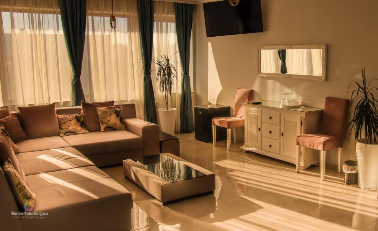 Caprice Deluxe Accomodation Drobeta Turnu Severin Exterior foto