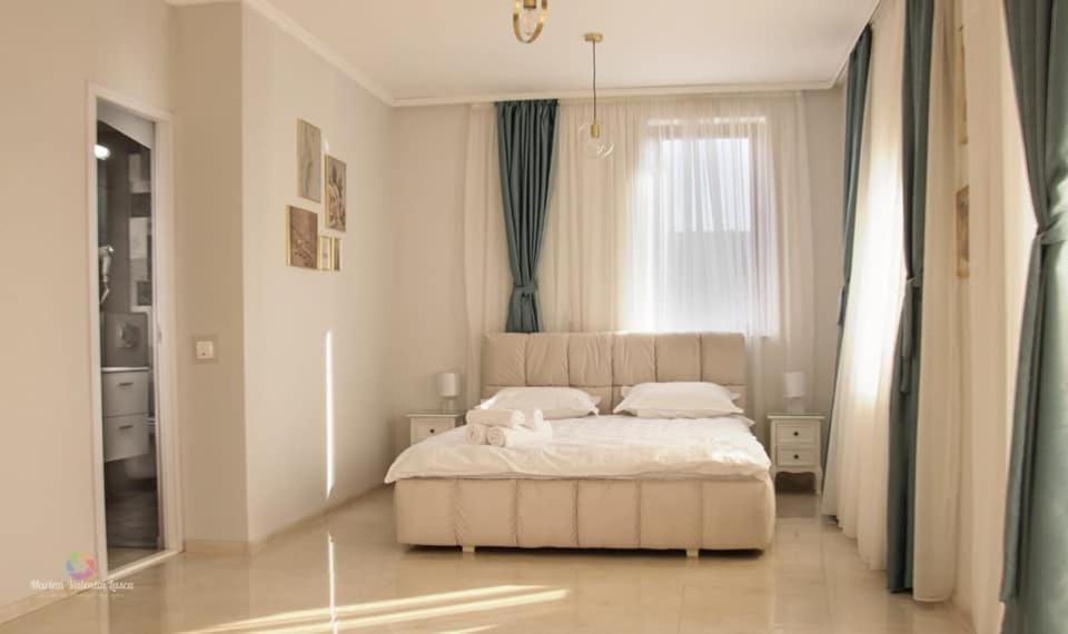 Caprice Deluxe Accomodation Drobeta Turnu Severin Exterior foto