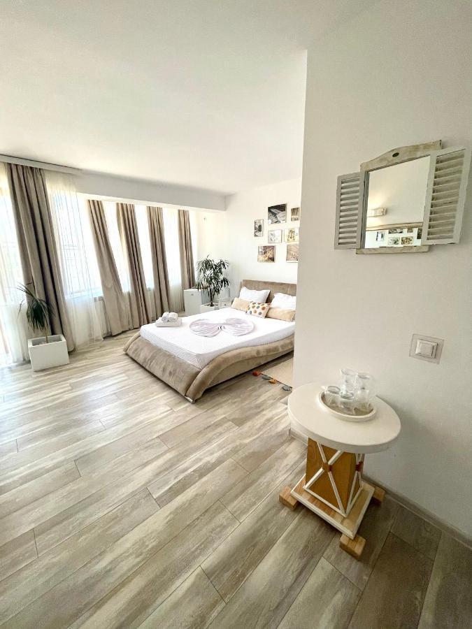 Caprice Deluxe Accomodation Drobeta Turnu Severin Exterior foto