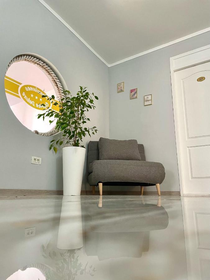 Caprice Deluxe Accomodation Drobeta Turnu Severin Exterior foto