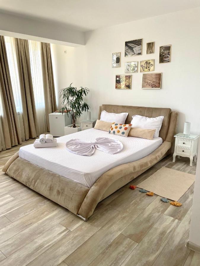 Caprice Deluxe Accomodation Drobeta Turnu Severin Exterior foto