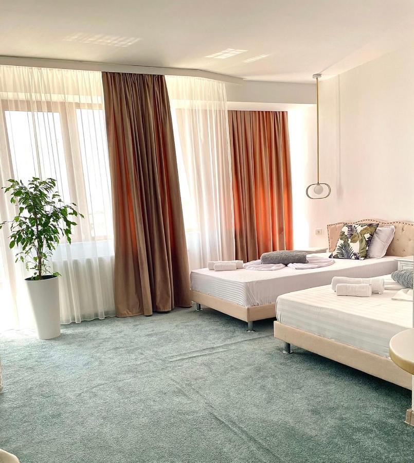 Caprice Deluxe Accomodation Drobeta Turnu Severin Exterior foto