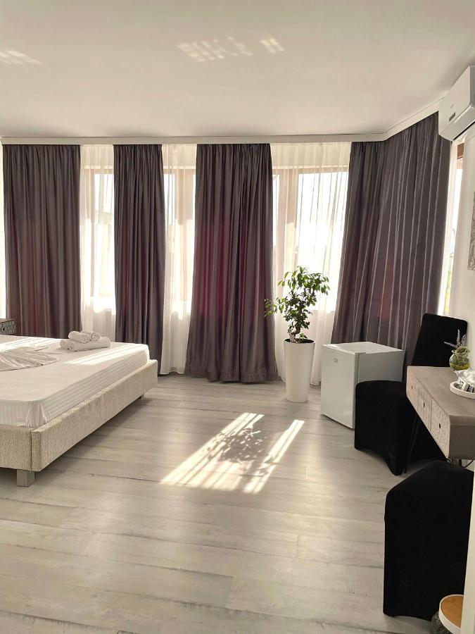Caprice Deluxe Accomodation Drobeta Turnu Severin Exterior foto