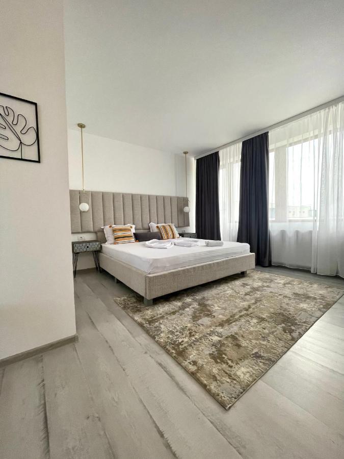 Caprice Deluxe Accomodation Drobeta Turnu Severin Exterior foto