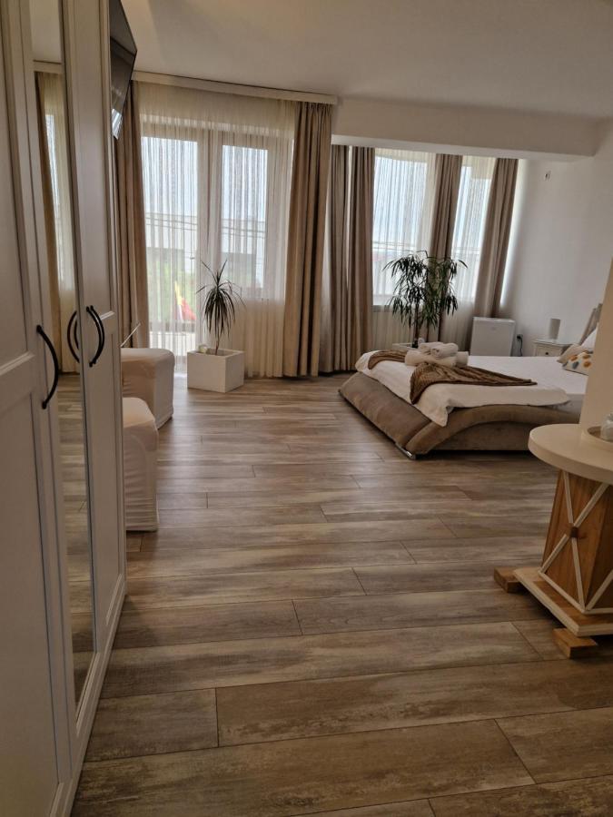 Caprice Deluxe Accomodation Drobeta Turnu Severin Zimmer foto
