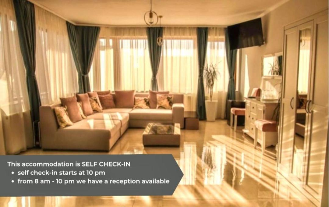 Caprice Deluxe Accomodation Drobeta Turnu Severin Exterior foto