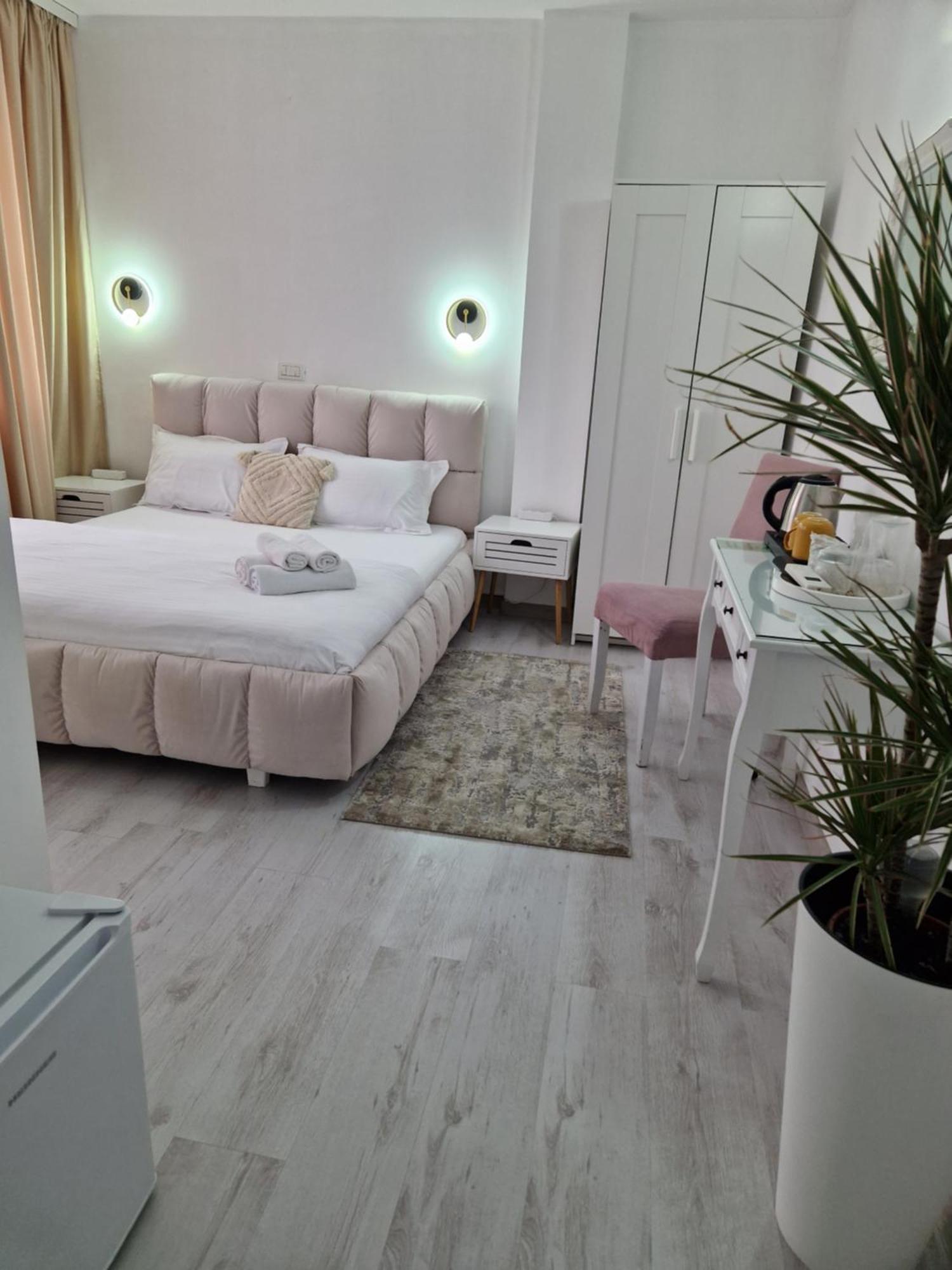 Caprice Deluxe Accomodation Drobeta Turnu Severin Zimmer foto