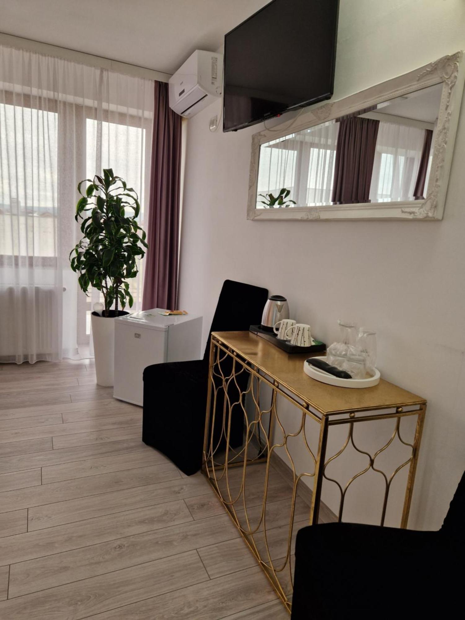 Caprice Deluxe Accomodation Drobeta Turnu Severin Zimmer foto